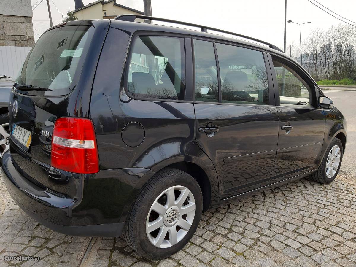 VW Touran 1.9TDI 7LUGARES Dezembro/04 - à venda -