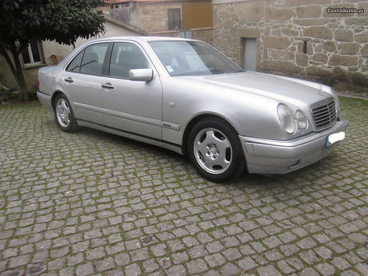 Mercedes-Benz E 200 avantgarde Abril/97 - à venda -