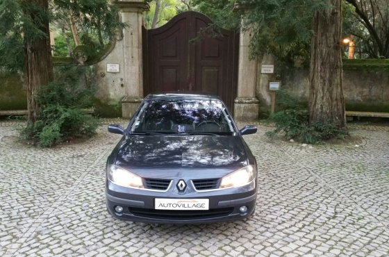 Renault Laguna 2.0Dci Previlege - Auto Village