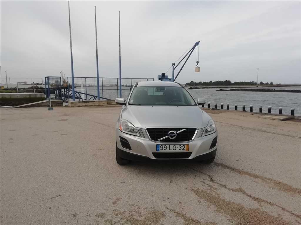  Volvo XC D3 Drive Momentum (163cv) (5p)