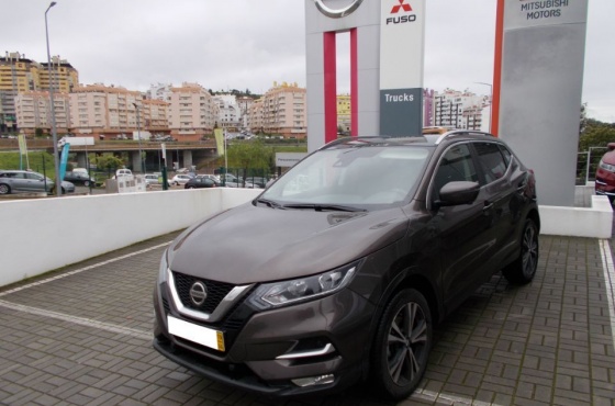 Nissan Qashqai 1.3 DIG-T N-Connecta J18 - AutoGirar