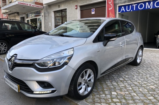 Renault Clio Limited - GPS - KM - Santos & Saraiva -