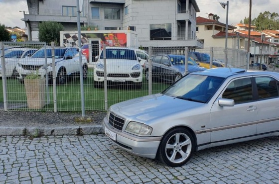 Mercedes-benz C 220 D - Gaspar Pinto, Unipessoal, Lda.