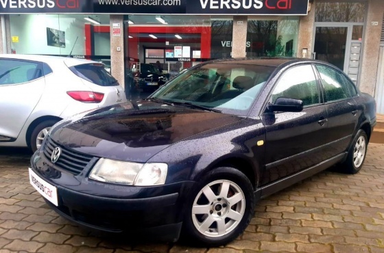 Vw Passat 1.9 TDi Confl. Aut. - VERSUSCAR