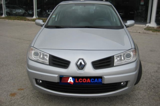 Renault Mégane 1.5 dCi Confort Authentique (80cv) (5p) -