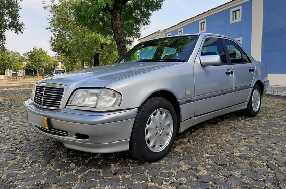 Mercedes-Benz C 180 Classic - Autopower-Comércio de