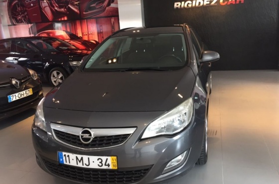 Opel Astra sports tourer - RigidezCar