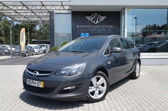 Opel Astra sports tourer 1.6CDTI Cosmo - Stand Nacional