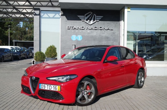 Alfa romeo Giulia 2.2 VELOCE AT8 AWD Q4 - Stand Nacional