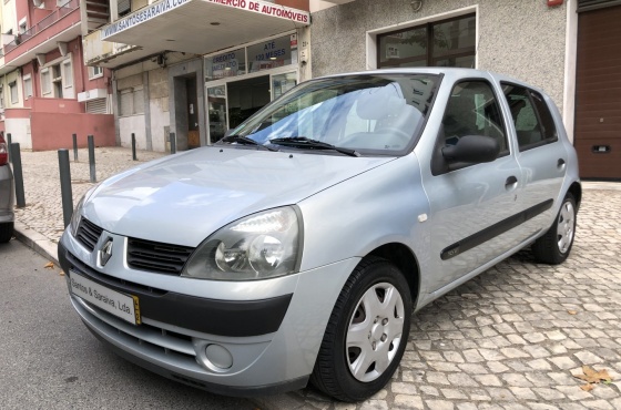Renault Clio A/C -  Km - Santos & Saraiva - Comércio