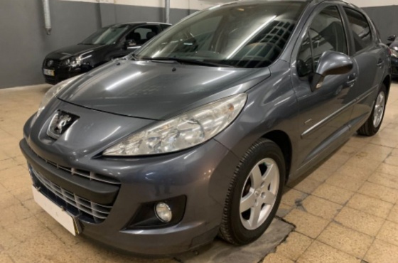 Peugeot V SE Sportium - EFG Automóveis,