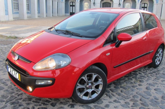 Fiat Punto Evo 1.2 SPORT - Stand de automoveis