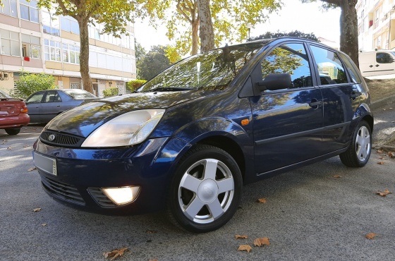 Ford Fiesta 1.4 Trend - Autopower-Comércio de Automóveis,