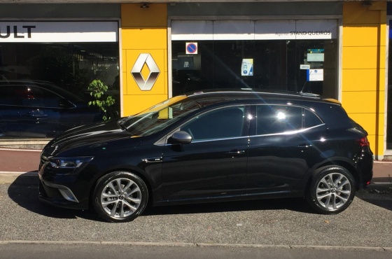 Renault Mégane GT LINE TCE 140 - STAND QUEIROS - RENAULT