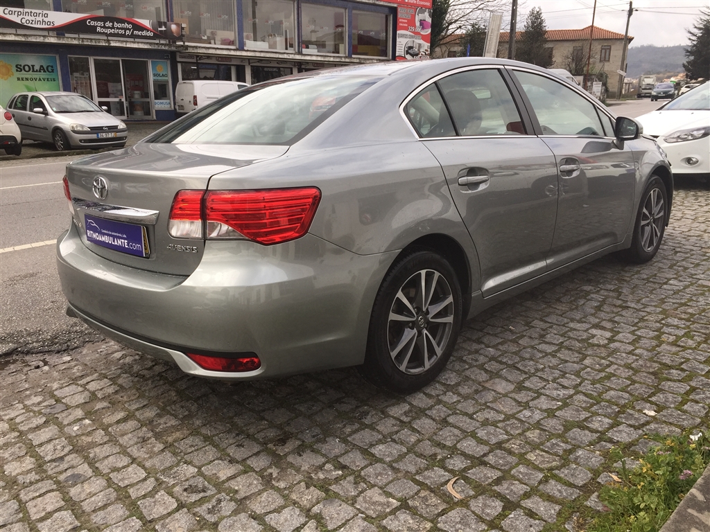  Toyota Avensis SD 2.0 D-4D Luxury (124cv) (4p)