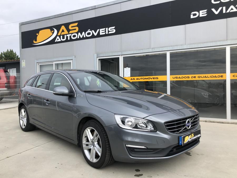 Volvo V60 D6 2.4 HYBRID MOMENTUM