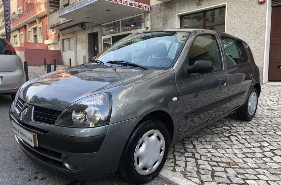 Renault Clio  Km. - Santos & Saraiva - Comércio de