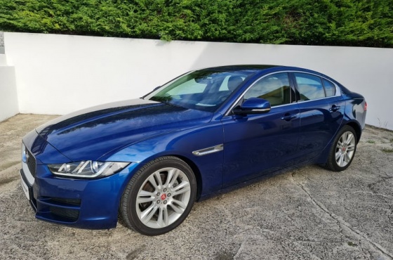 Jaguar XE 2.0 D - A Moto Power Car