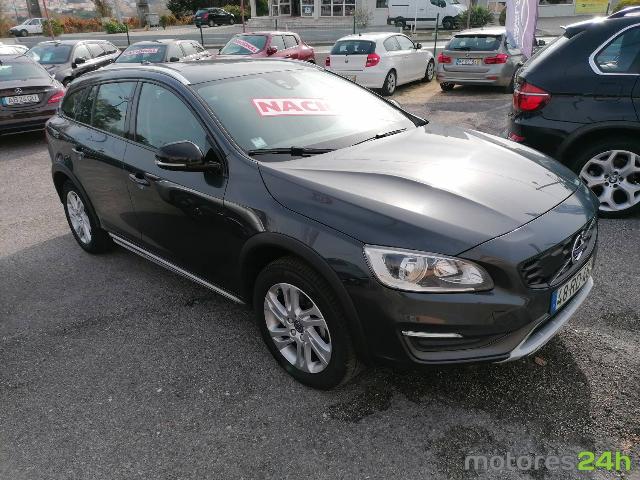 Volvo V60 Cross Country 2.0 D3 Momentum