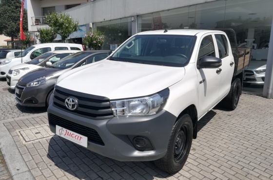 Toyota Hilux 2.4 D-4D 4WD 150CV - STAND JUCAR