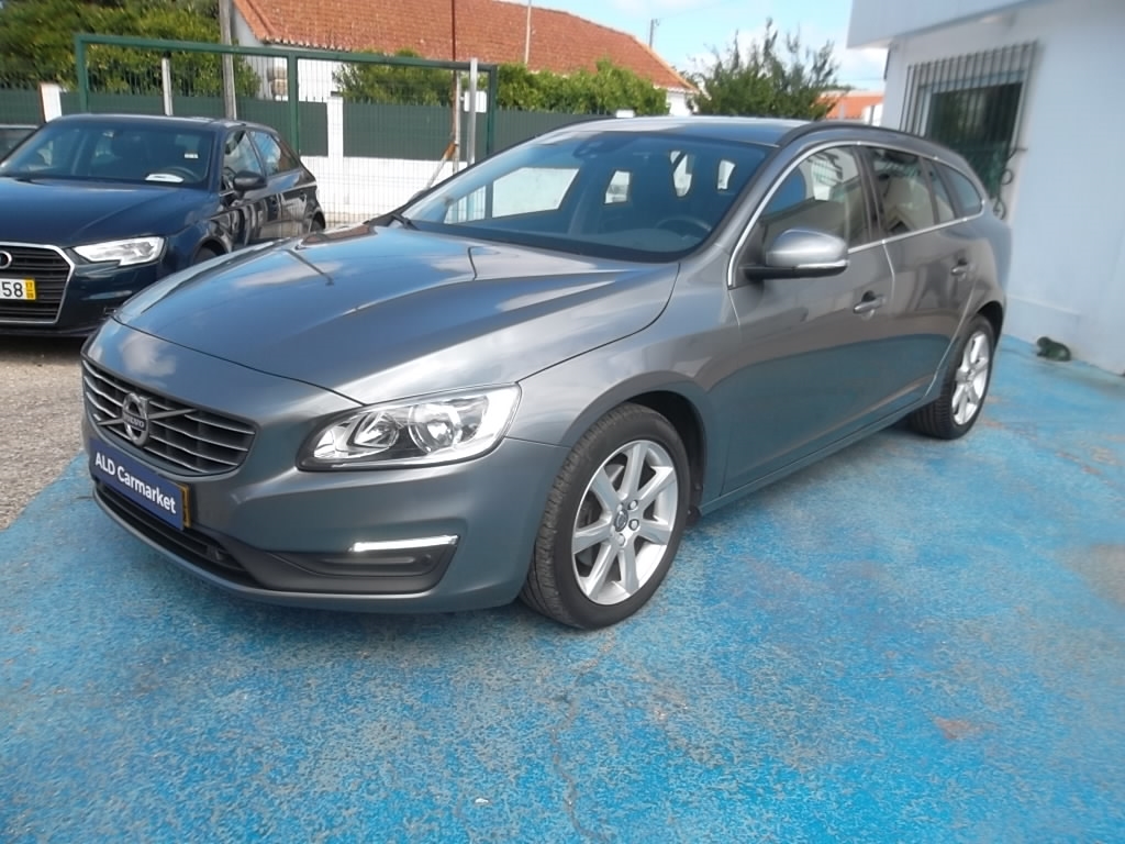  Volvo V D2 Momentum (120cv) (5p)