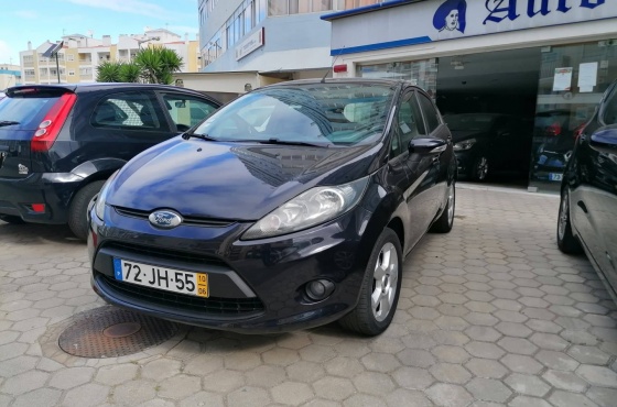 Ford Fiesta 1.2 - Auto D. Henrique - Com. de Veiculos