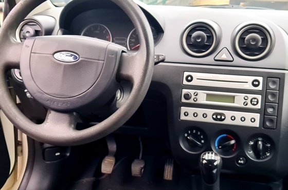 Ford Fiesta Comercial - Autoseco
