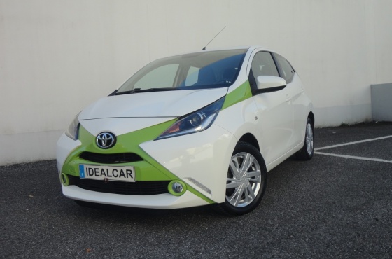 Toyota Aygo 1.0 X-PLAY TOUCH - Stand Idealcar