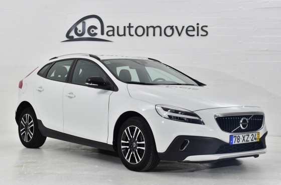 Volvo V40 Cross Country 2.0 D3 Momentum - J. & COIMBRA LDA