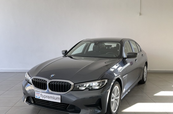 BMW 330 e Auto - Flypremium Automoveis Lda