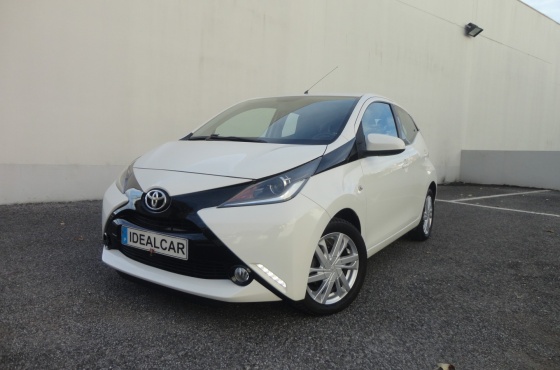 Toyota Aygo 1.0 X-Play Touch - Stand Idealcar