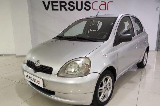 Toyota Yaris 1.3 Luna - VERSUSCAR