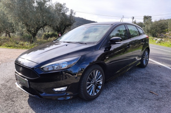 Ford Focus ST LINE - Auto Gomes Lda