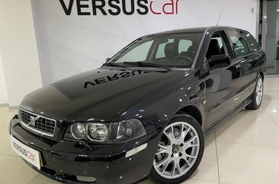 Volvo V D CR - VERSUSCAR