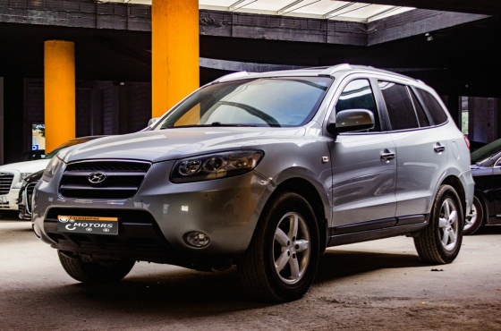 Hyundai Santa Fe GLS 7 Lugares - Laranjeiras Motors Lda.