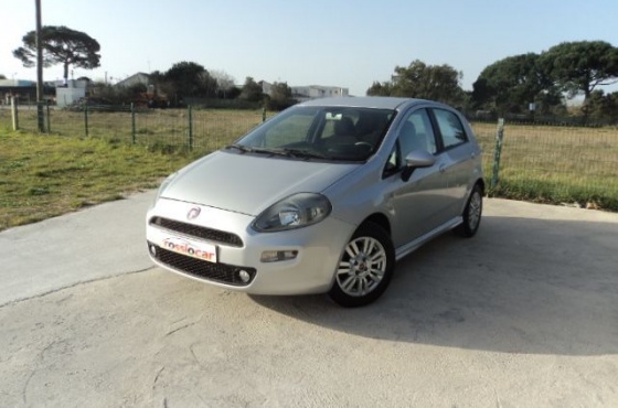 Fiat Punto 1.3 M-Jet Lounge S&S - Rossio Car