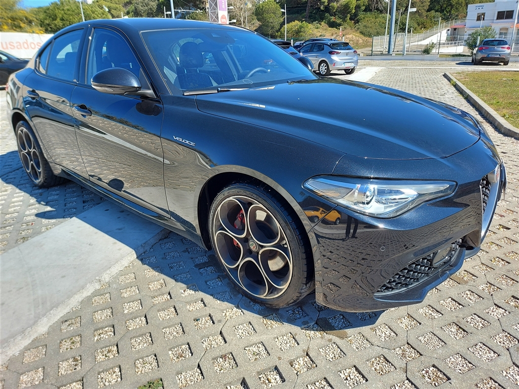  Alfa Romeo Giulia 2.2 D Veloce Q4 ATcv) (4p)