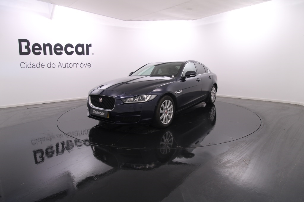  Jaguar XE 2.0D 180cv / Vidros escurecidos / Cx.Aut