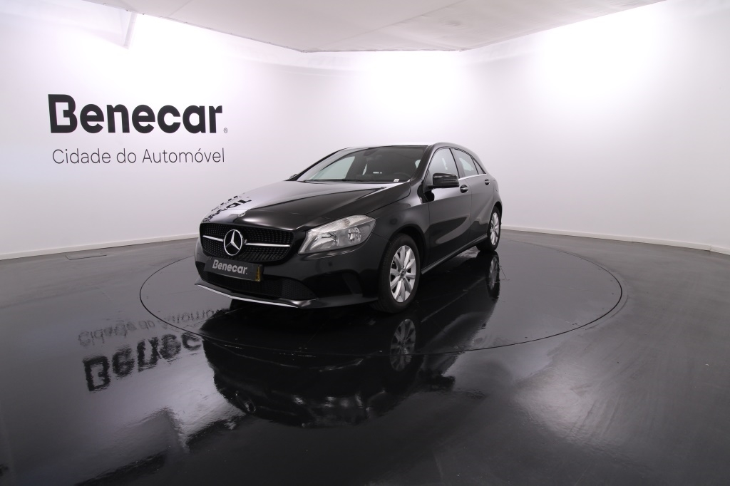  Mercedes-Benz Classe A A180 d Style / Cam. Traseira /