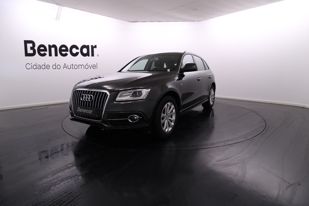  Audi Q5 2.0 TDI S-Line 150cv GPS / Cam. Traseira / JLL