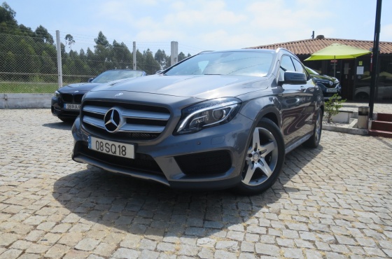 Mercedes-Benz Classe GLA 220d AMG Line 4-Matic (GPS) - Stand