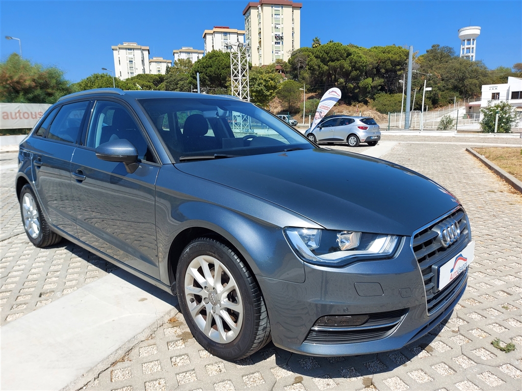  Audi A3 1.6 TDI 110cv ADVANCE (5L)