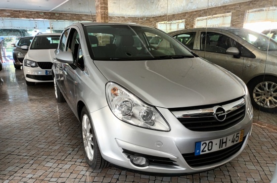 Opel Corsa  - Auto D. Henrique - Com. de Veiculos