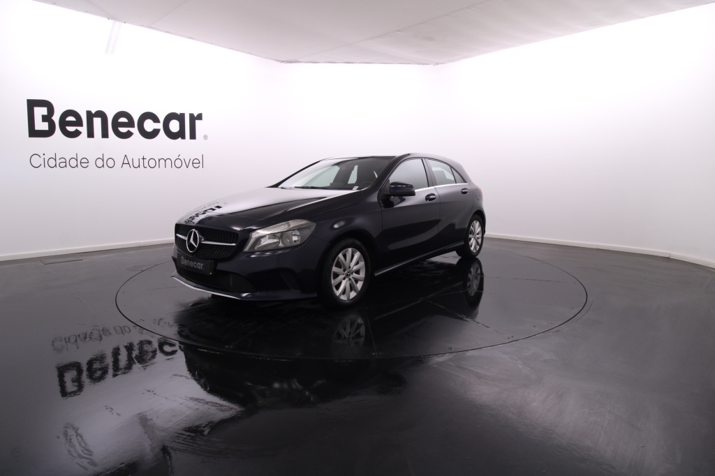  Mercedes-Benz Classe A A180 d Style / Cam. Traseira /