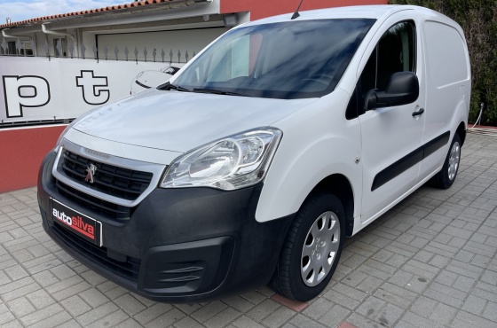Peugeot Partner 1.6 HDI 100CV 3 LUGARES OFFICE - Stand Auto