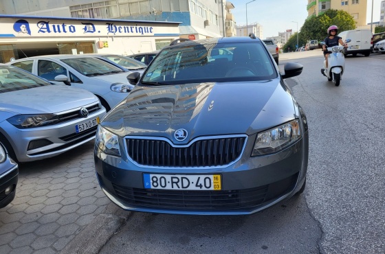 Skoda Octavia 1.2 - Auto D. Henrique - Com. de Veiculos