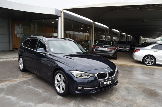 BMW 318 d TOURING SPORT LINE AUTO - Fornova Matosinhos