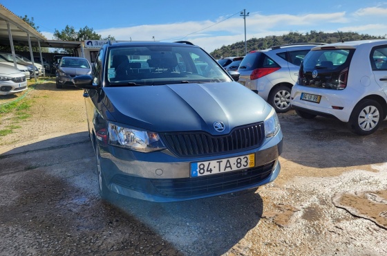 Skoda Fabia SW - Auto D. Henrique - Com. de Veiculos