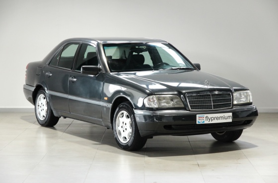 Mercedes-Benz C 220 d Elegance - Flypremium Automoveis Lda