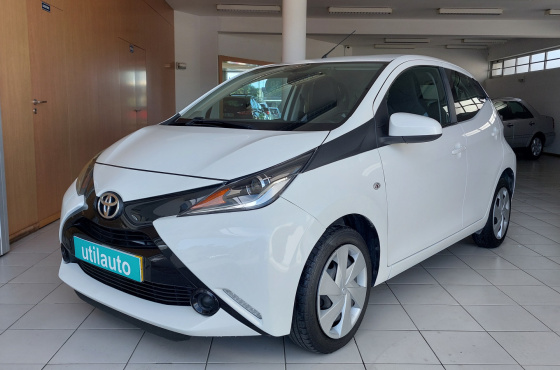 Toyota Aygo 1.0 X-Play - Stand UtilAuto